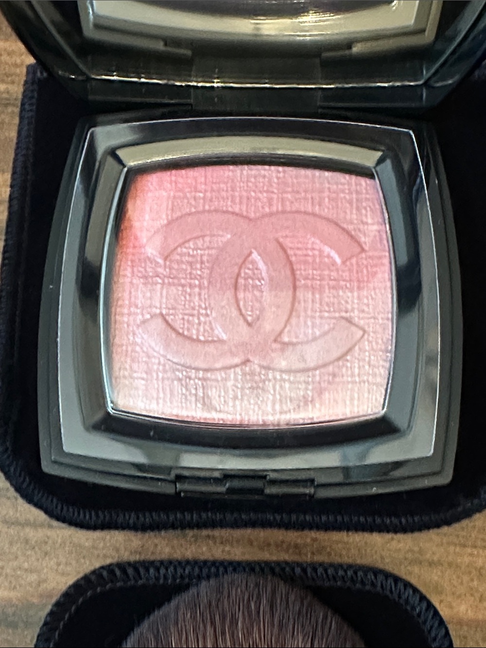 NEW Chanel Limited Edition Illuminating Blush Powder - Fantasie De Chanel - Picture 2 of 5